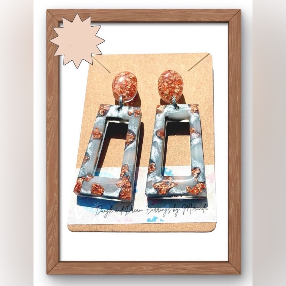 Elegant Geometric Dangle Earrings

🌸🌟🌟Bundle Discounts Available🌟🌟🌸